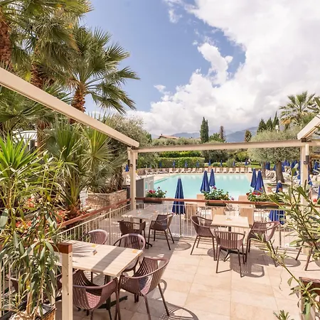 Majestic Palace 4*
